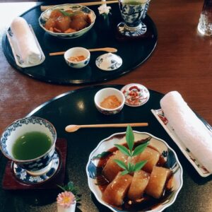 大分の金鱗湖の茶房のくずきり餅とお茶