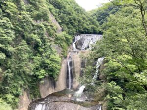 8月の袋田の滝の全体