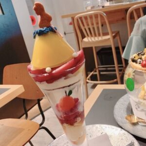 プリンセスモチーフの夜パフェ